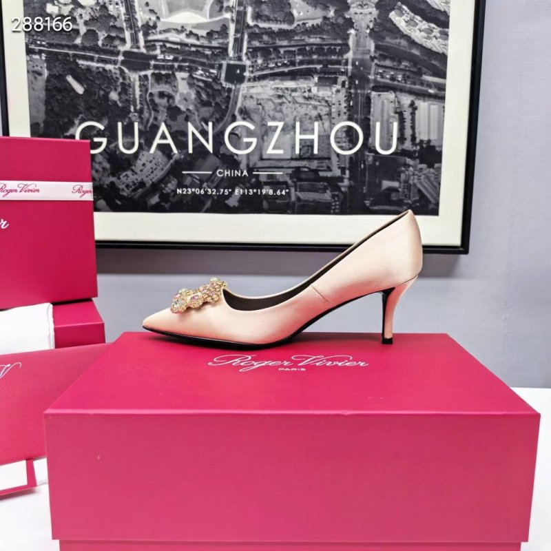 Roger Vivier Pointed Toe Shoe SH2505092