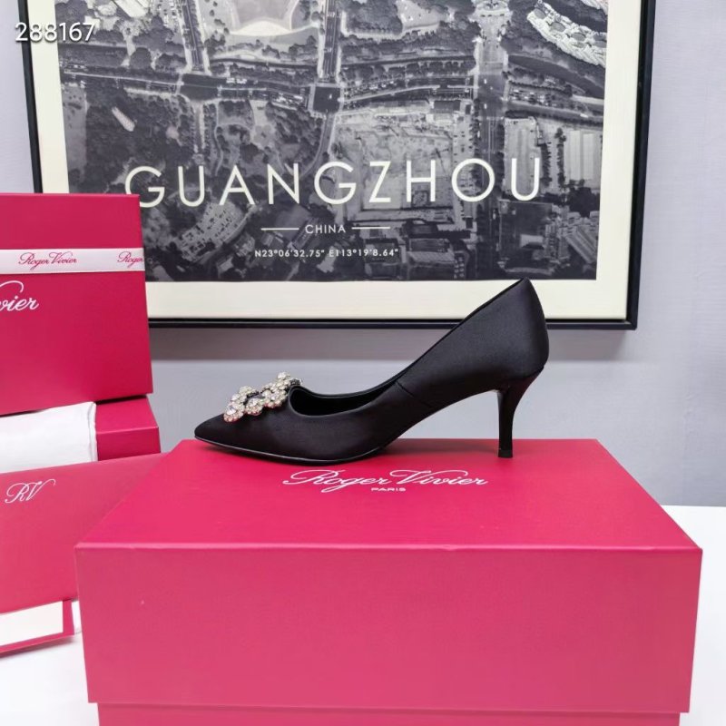 Roger Vivier Pointed Toe Shoe SH2505093