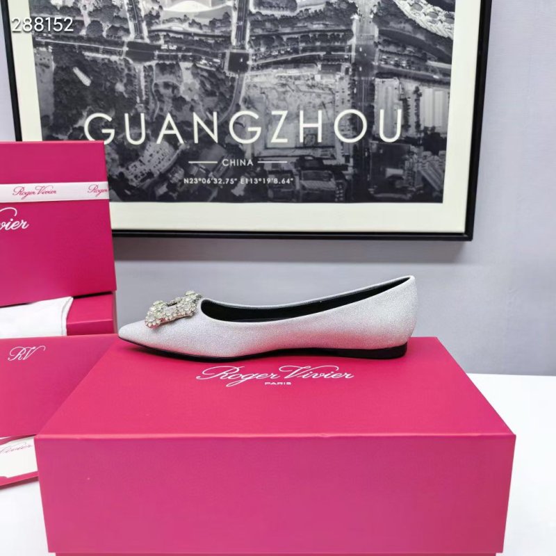Roger Vivier Pointed Toe Shoe SH2505095