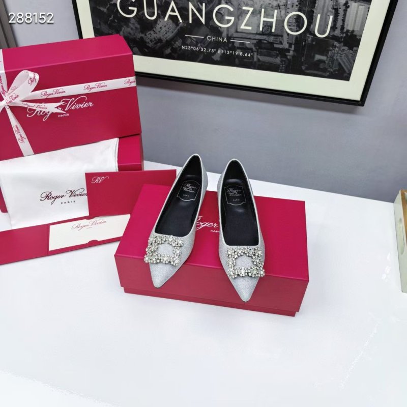 Roger Vivier Pointed Toe Shoe SH2505095