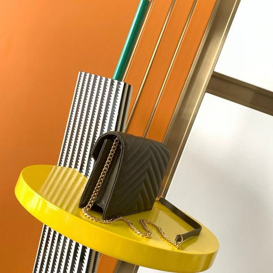 Saint Laurent Envelope Bag BG0525276