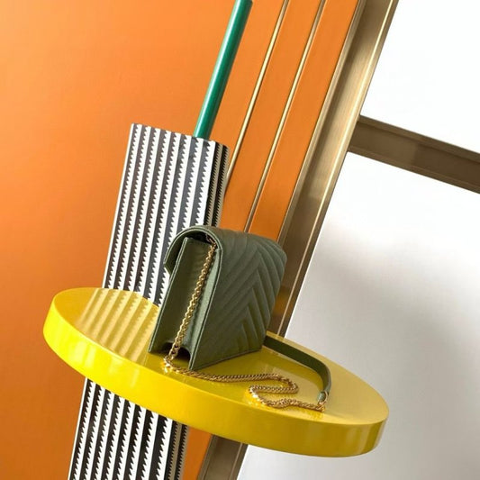 Saint Laurent Envelope Bag BG0525277