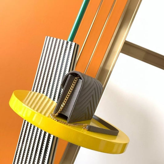 Saint Laurent Envelope Bag BG0525279