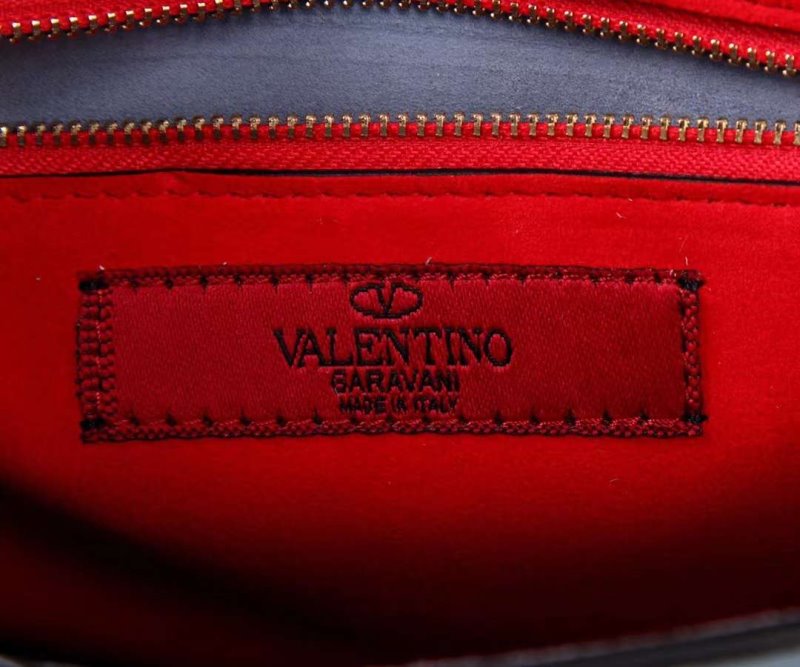 Valentino Garavani Rockstud Cross Body Bag BG02446