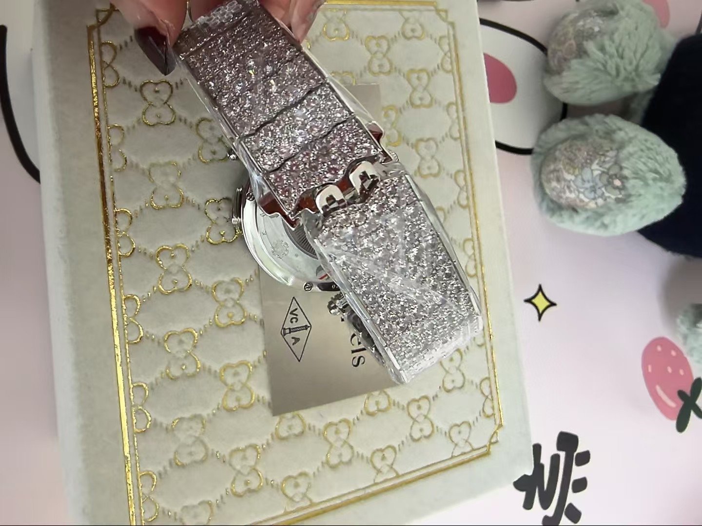 Van Cleef and Arpels Four Seasons Lovers Bridge Wrist Watch WTJN25250