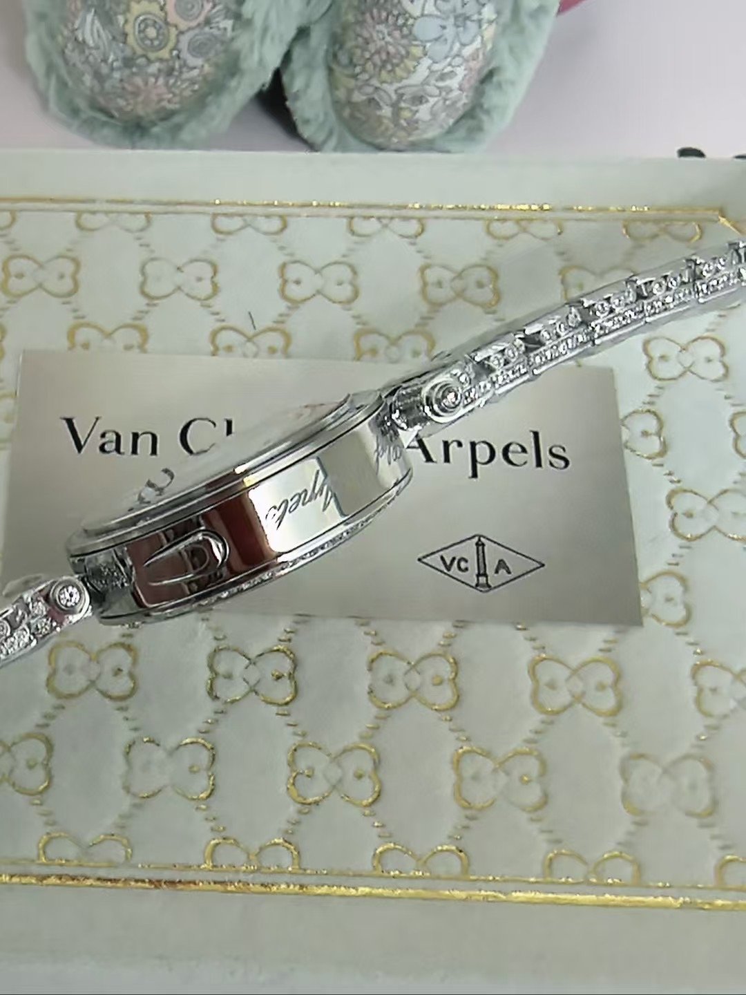 Van Cleef and Arpels Four Seasons Lovers Bridge Wrist Watch WTJN25250