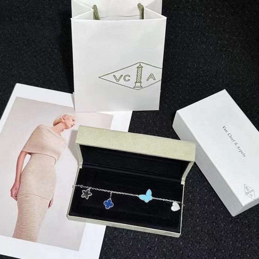 Van Cleef and Arpels Lucky Four Flower Bracelet JWLH0164