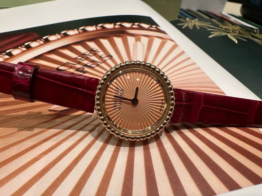 Van Cleef and Arpels Perlee New Wrist Watch WTJN25259