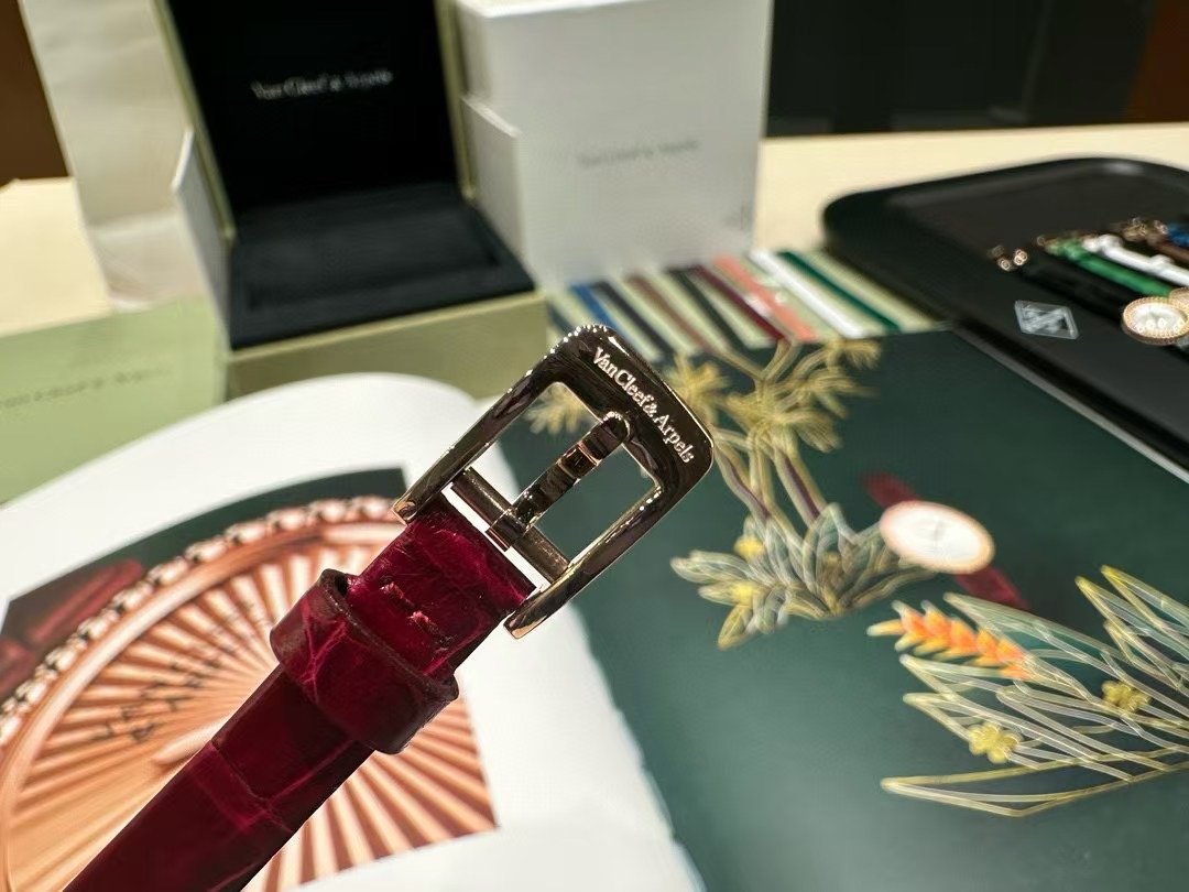 Van Cleef and Arpels Perlee New Wrist Watch WTJN25259