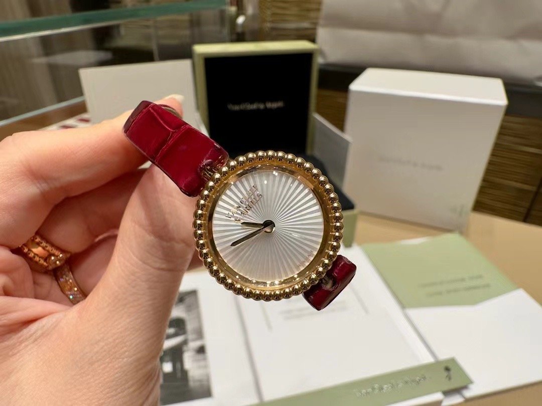 Van Cleef and Arpels Perlee New Wrist Watch WTJN25269