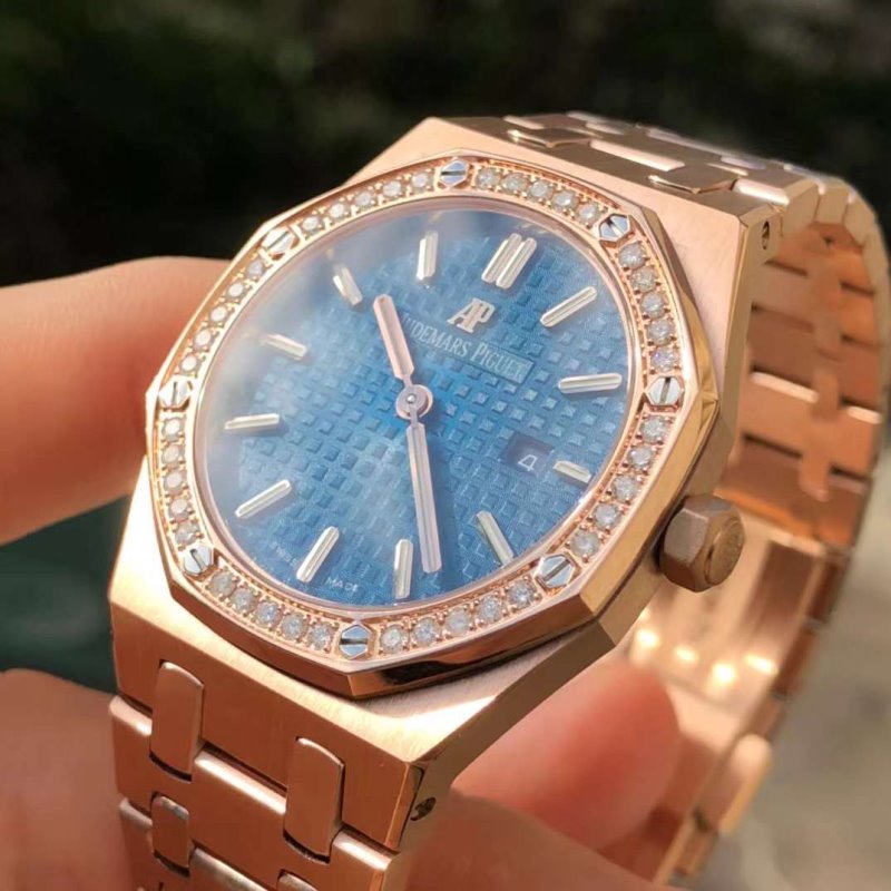 Audemars Piguet Royal Oak Series  Wrist Watch WAT02028