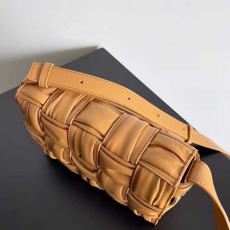 Bottega Veneta Cassette Shoulder Bag BGMP0280