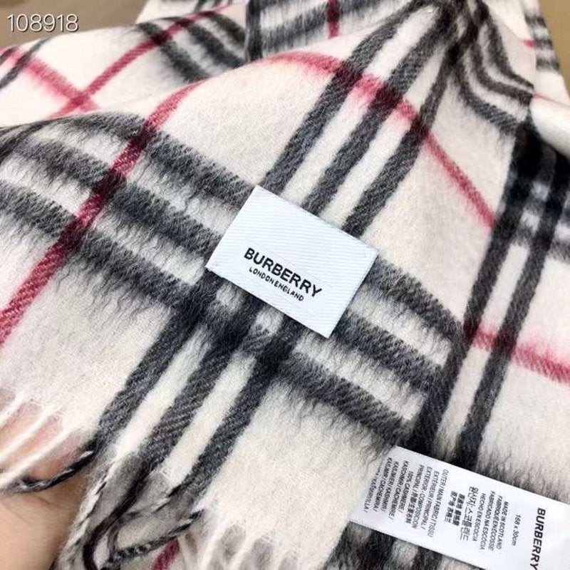 Burberry Wool and Cashmere Scarf SS001194