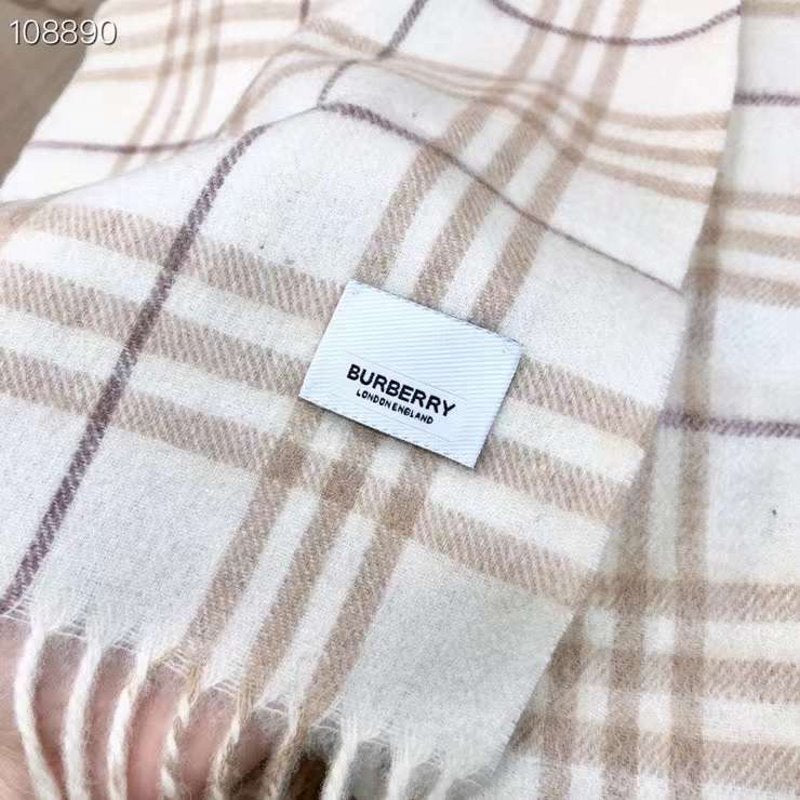 Burberry Wool and Cashmere Scarf SS001198
