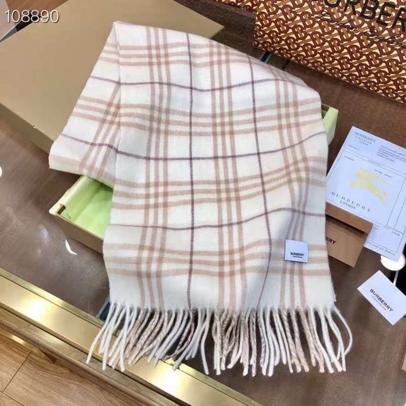 Burberry Wool and Cashmere Scarf SS001198