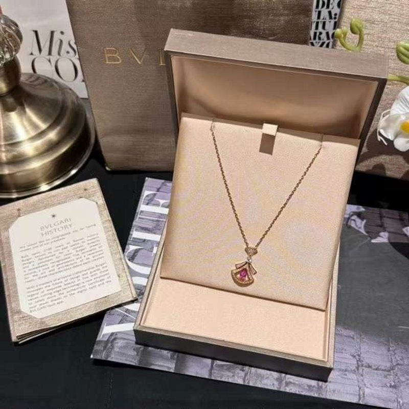 Bvlgari Divas Dream Necklace JWL00266