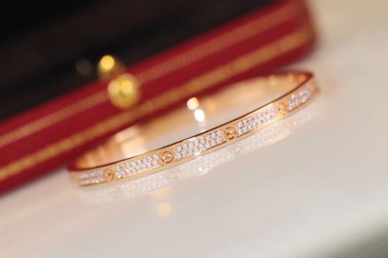 Cartier Love Bracelet JWL00140