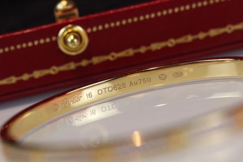 Cartier Love Bracelet JWL00143