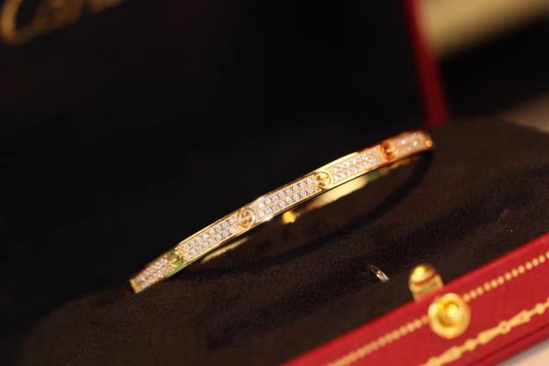 Cartier Love Bracelet JWL00143