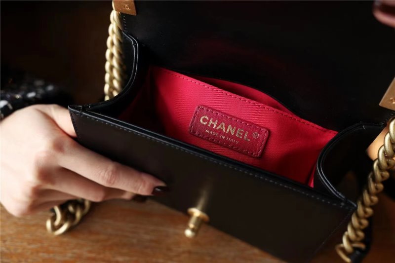 Chanel Black Mini Le Boy Bag BCH00748