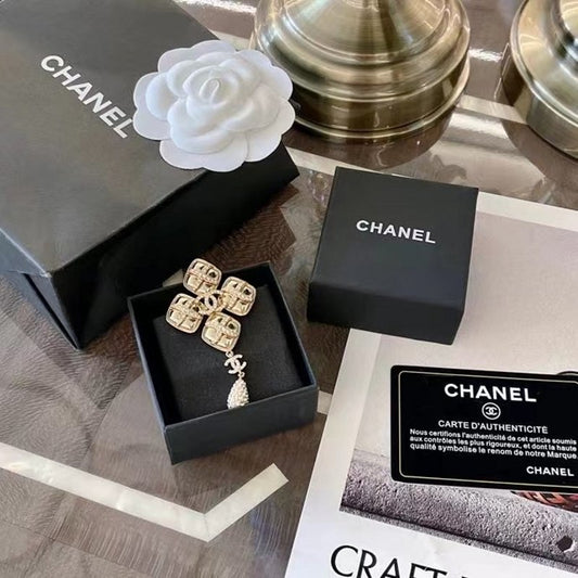 Chanel Diamond Earrings JWL00572