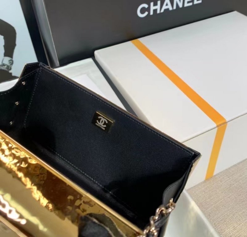 Chanel Gold Mouth Cover Bag BCH00739