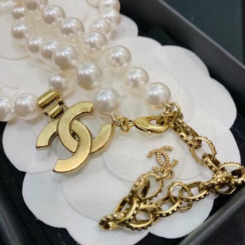 Chanel Pearl Necklace JWL00660