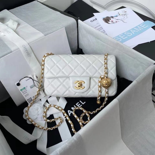 Chanel White Flap Bag BCH00761