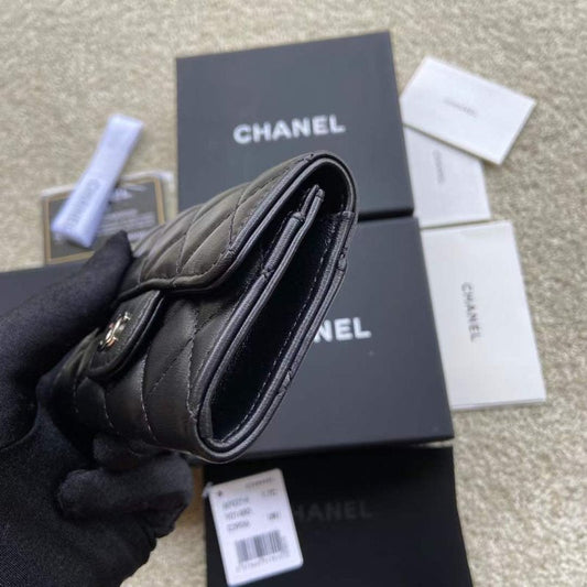 Chanel Leather Wallet WB001277