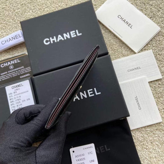 Chanel Leather Wallet WB001292