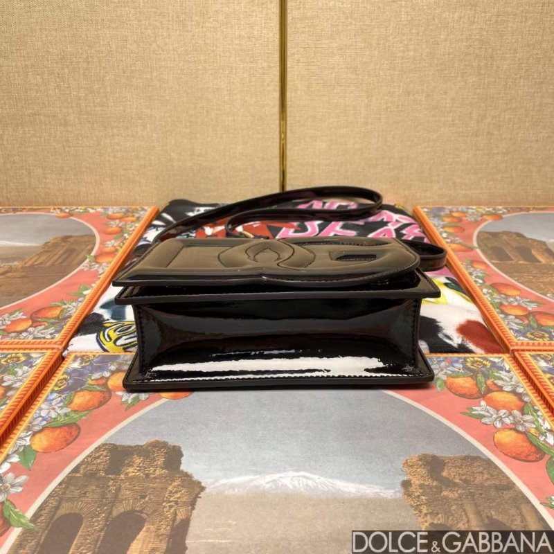 Dolce and Gabbana DG Logo Hand Bag BG02109