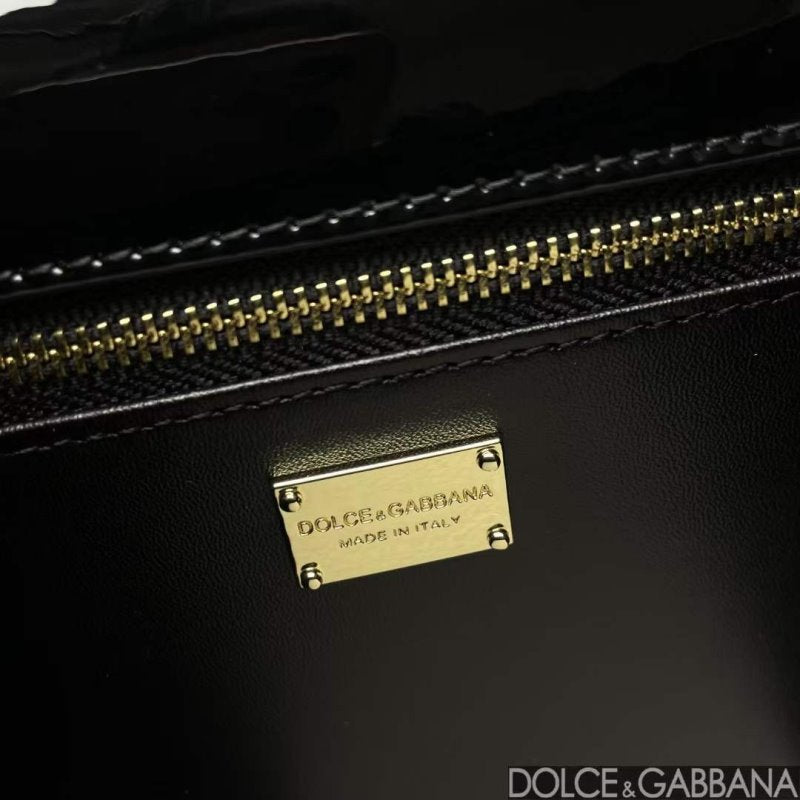 Dolce and Gabbana DG Logo Hand Bag BG02109