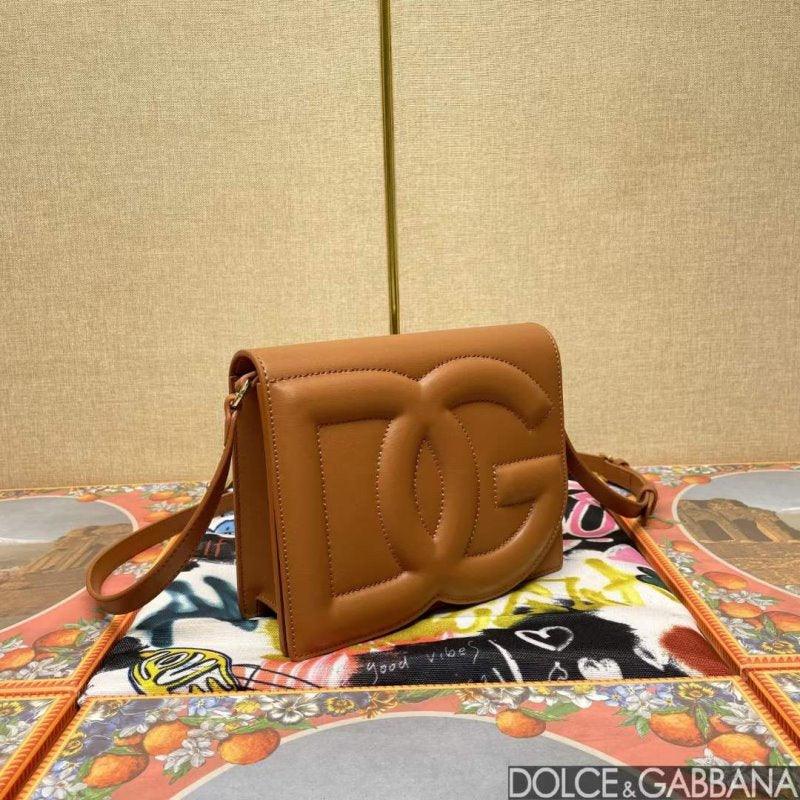 Dolce and Gabbana DG Logo Hand Bag BG02110