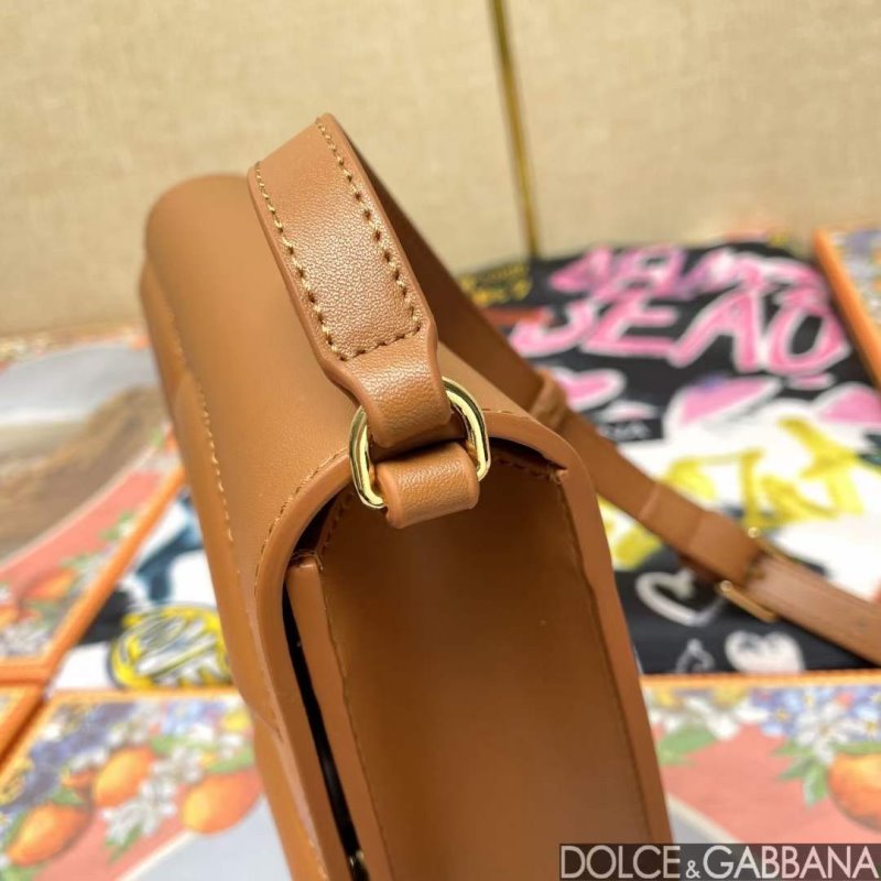 Dolce and Gabbana DG Logo Hand Bag BG02110