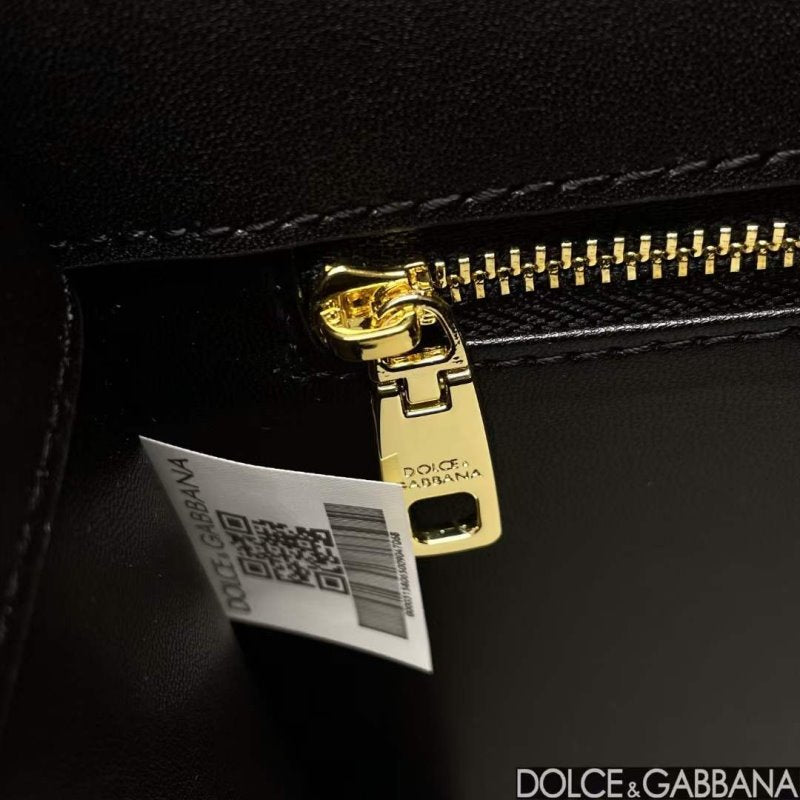 Dolce and Gabbana DG Logo Hand Bag BG02112