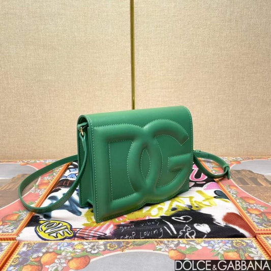 Dolce and Gabbana DG Logo Hand Bag BG02113