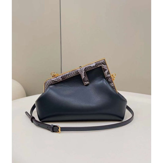 Fendi Leather Shoulder Bag BGMP0362