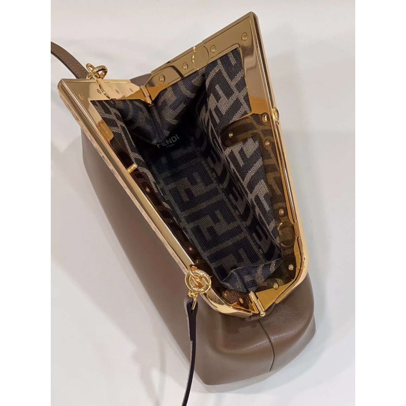 Fendi Leather Shoulder Bag BGMP0366