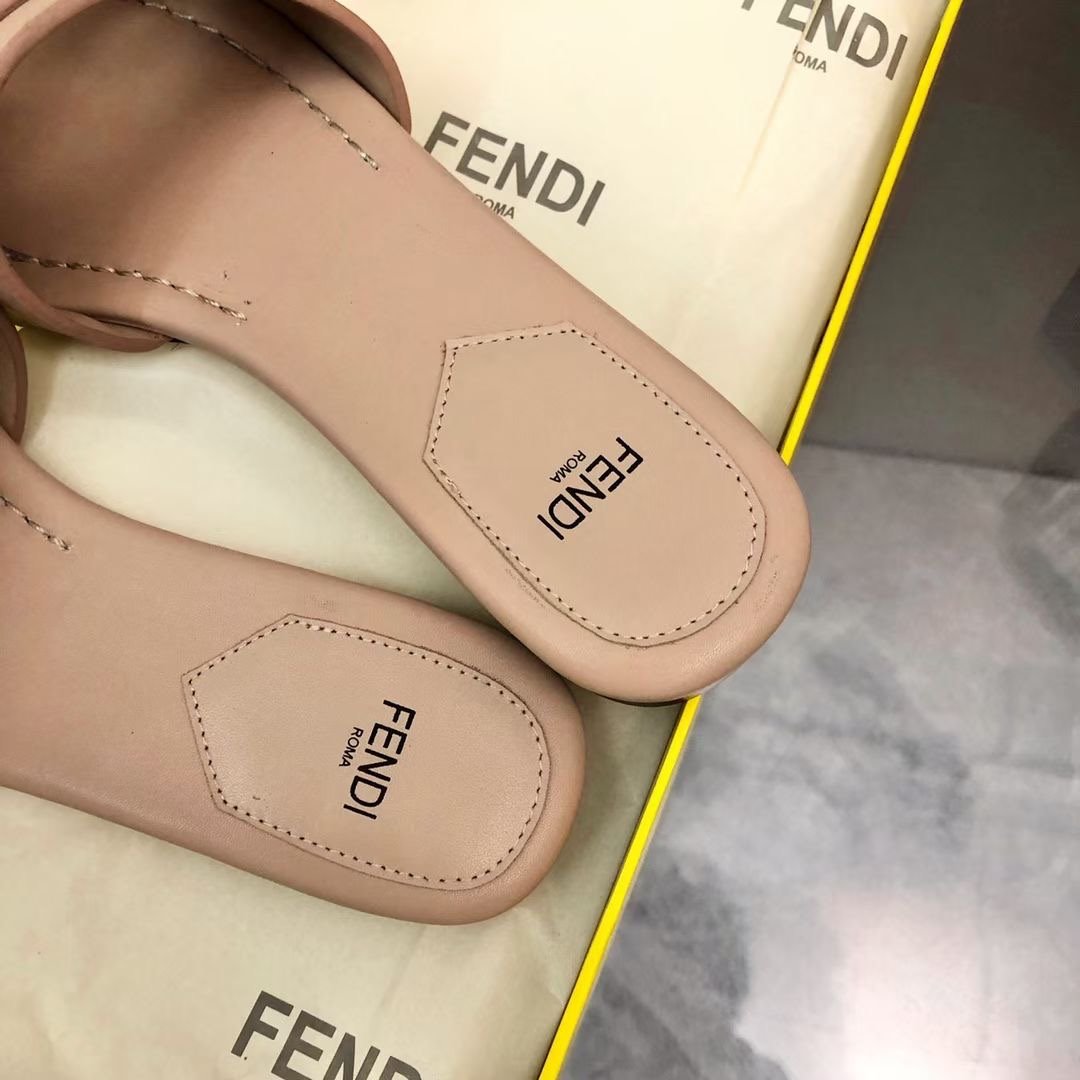 Fendi Leather Slides SHS03549
