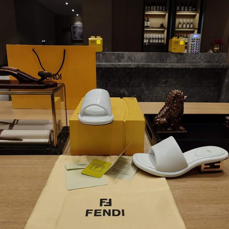 Fendi Sandals SHS05117