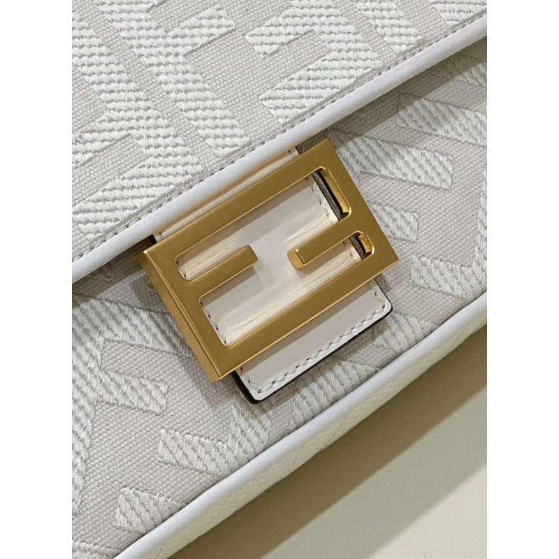 Fendi Classic Baguette Hand Bag BG02071