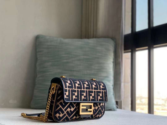 Fendi Medium Baguette Bag WB001416