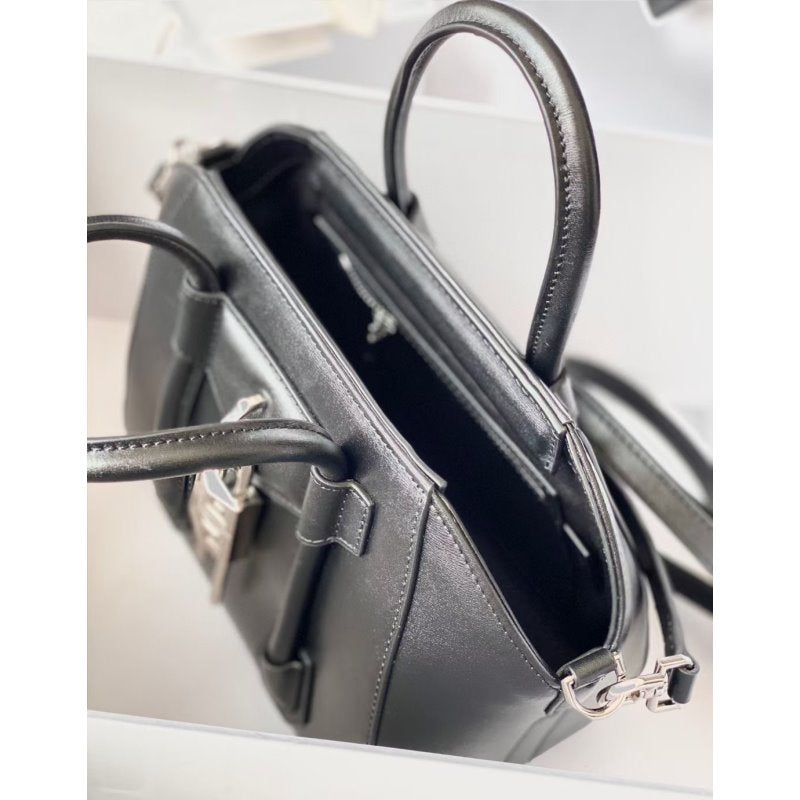 Givenchy Antigona Lock Bag BGV00153