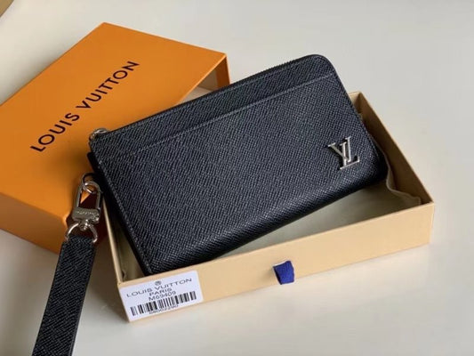 Louis Vuitton Black Zippy Wallet WLB01278