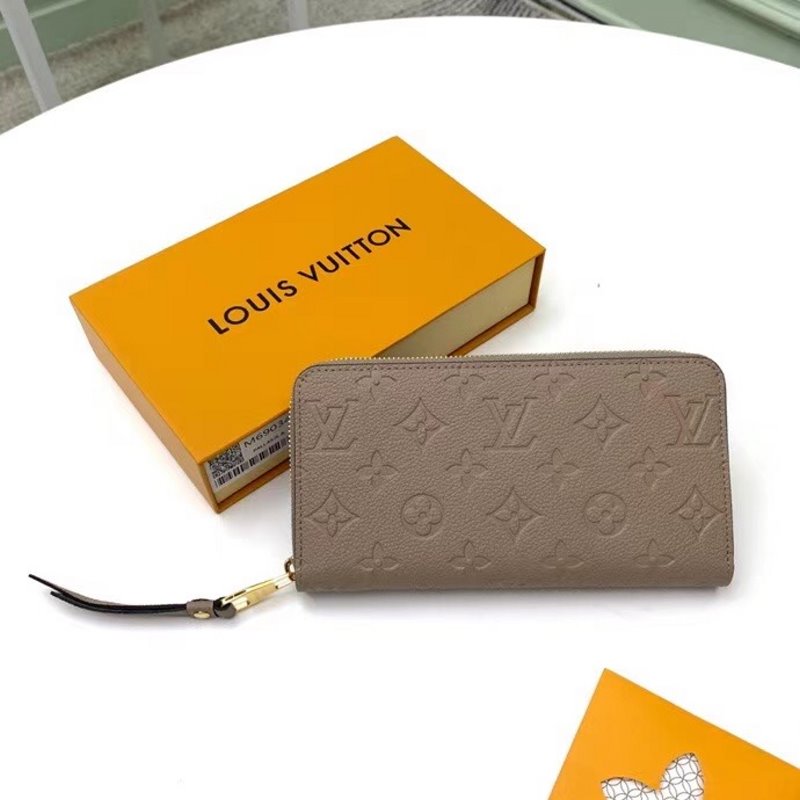 Louis Vuitton Brown Zippy Wallet WLB01271