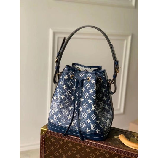 Louis Vuitton Neo Bucket Bag BLV00760