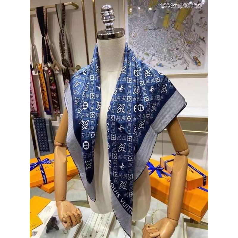 Louis Vuitton Silk Scarf SS006059