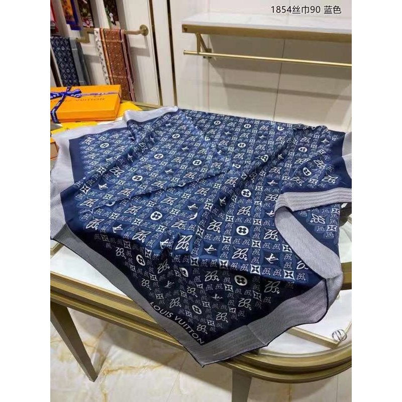 Louis Vuitton Silk Scarf SS006059
