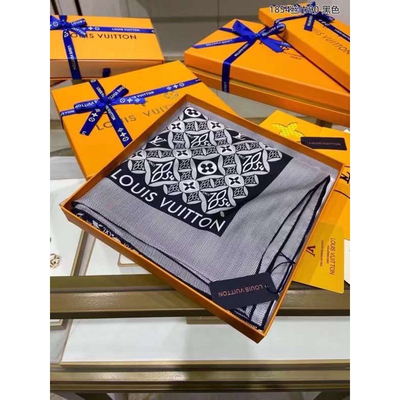 Louis Vuitton Silk Scarf SS006061