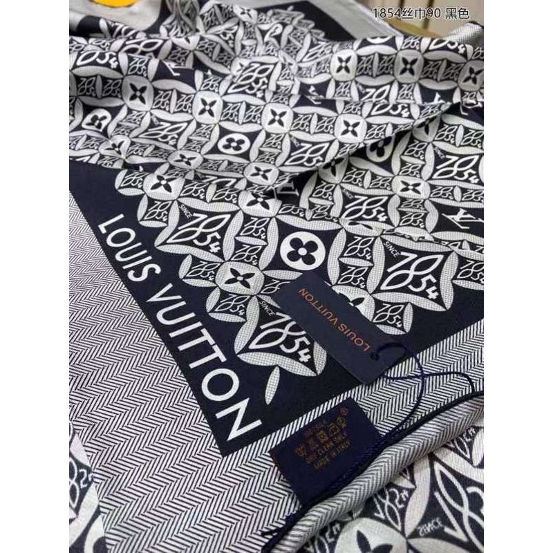 Louis Vuitton Silk Scarf SS006061
